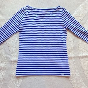 Vineyard vines blue and white striped shirt